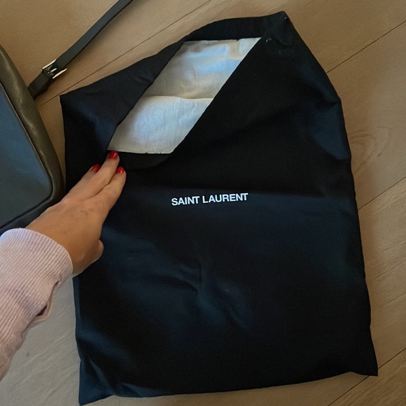 Authentic YSL purse - Picture 5 of 7